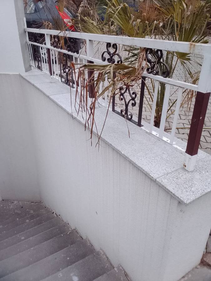 Teraszkorlát fedköve, csiszolt kivitelben